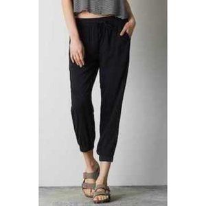 American Eagle Light weight crochet joggers